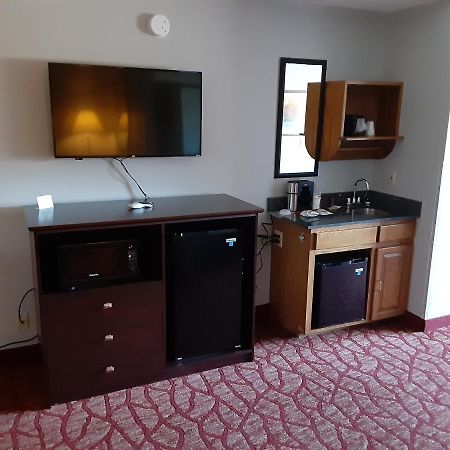 Boarders Inn & Suites By Cobblestone Hotels Superior Exterior foto